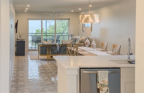 Sanibel Apartment | Luxury Waterfront Condo. Steps to the Beach