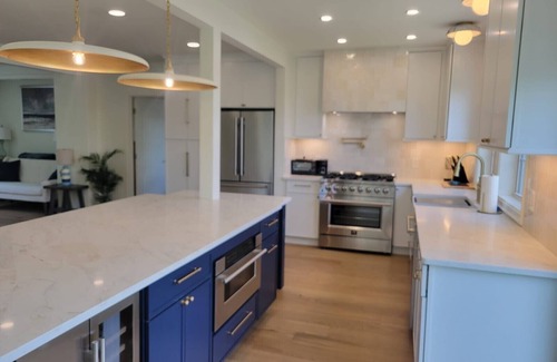 Portsmouth House | Luxury Waterfront House in Portsmouth, RI with Direct Beach Access
