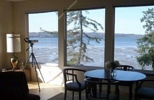 Blaine Villa | Luxury Waterfront Home in Blaine