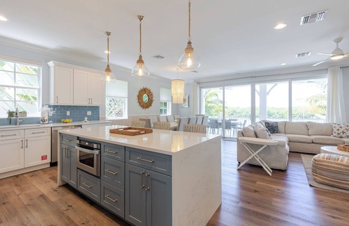 Marathon House | Luxury Waterfront Oasis, Private Pool, Dock, Pet-Friendly 4BR/3BA Prime Location