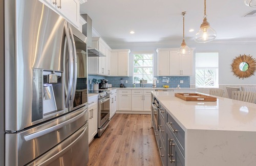 Marathon House | Luxury Waterfront Oasis, Private Pool, Dock, Pet-Friendly 4BR/3BA Prime Location
