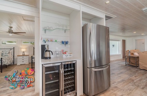 Bokeelia House | Luxury Waterfront Retreat – 3BR/3BA | Sleeps 8 | Private Dock & Gulf Access