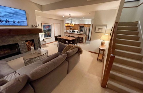 Blackcomb House | Luxury Whistler Townhouse on the Benchlands. Perfectly located and amenities