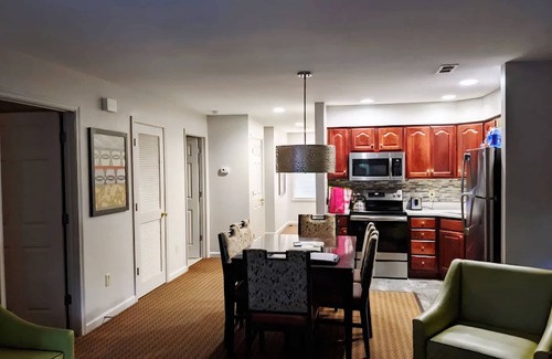 Williamsburg Resort | “Luxury Williamsburg Resort Retreat Minutes from Historic Sights & Parks”
