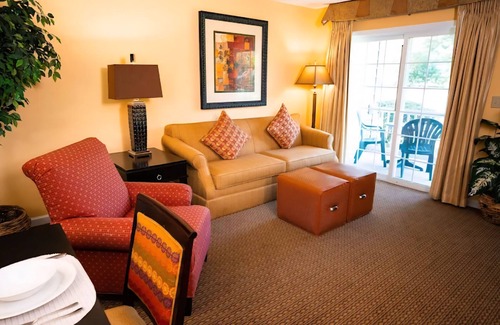 Williamsburg Resort | “Luxury Williamsburg Resort Retreat Minutes from Historic Sights & Parks”