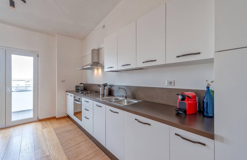 Brindisi Apartment | LuxusP4T 3 bedroom, Sauna, tennis court and pool