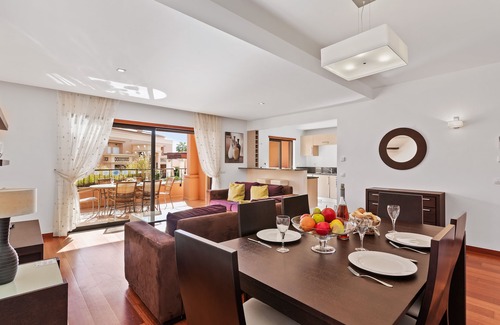 Praia da Luz Apartment | Luz/Lagos Luxury & Spacious 2bed Apartment Baia da Luz (200m to beach)