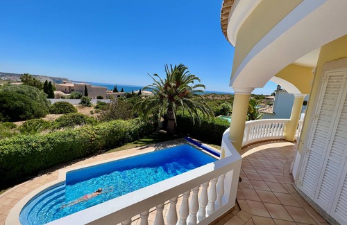 Praia da Luz Villa | LUZ, LAGOS, OCEAN VIEW, BBQ AIR-CON, WiFi landscaped garden