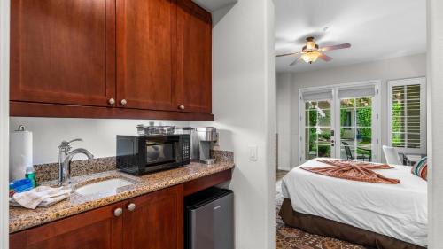 La Quinta Hotel | LV033 Quaint Downstairs Legacy Villas Suite