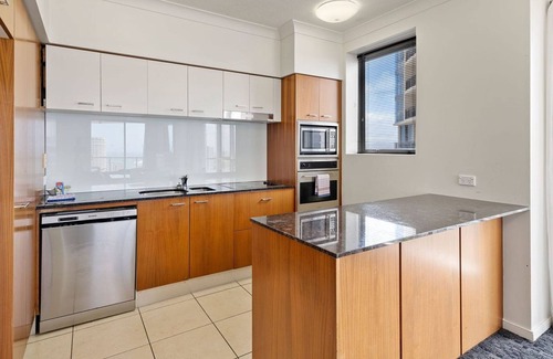 Surfers Paradise Resort | Lvl 27 - Sky High Ocean Views in Towers of Chevron