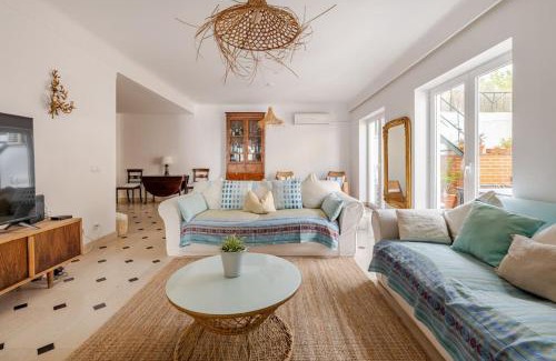 Falca Villa | Lx Villa -10m to downtown,14 ppl,heatable pool and lift