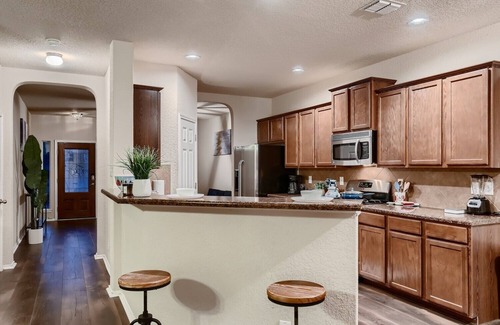 San Antonio Villa | Lxry 4 BR, Heated Pool/Spa, Large Game Room, near Seaworld/Six Flags (St1)