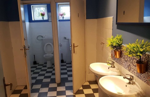 Novi Zagreb Bed & Breakfast | LYC Room Ensuite for 4 people, perfect for families and group of friends!