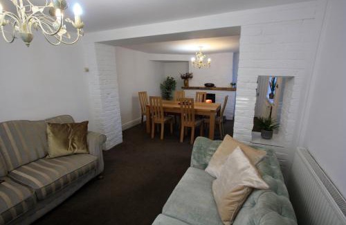 Lymm House | Lymm Cottage