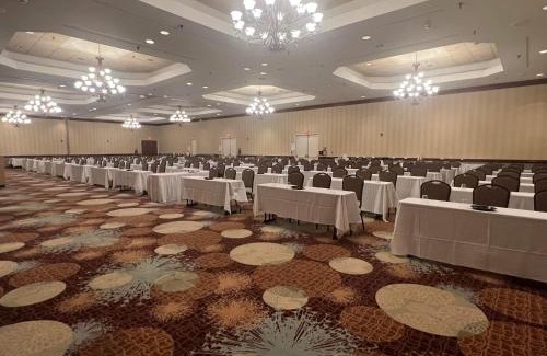 Central Business District Hotel | Lynchburg Grand Hotel
