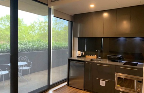 Lyneham Apartment | Lyne4 · Deluxe Studio Apartment in the Center of Canberra