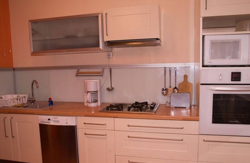 Bussiere - Cadiere Apartment | Lyon-Oullins Beau T3 in peace, its private Garden & terrace in a wooded park