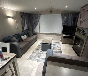 Rhyl Cabin | Lyons Robin Hood - 3 Bedroom Static Caravan