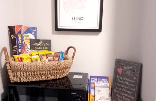 Belfast House | Máire Toiréasa: cosy Gaeltacht Quarter Property