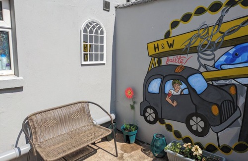 Belfast House | Máire Toiréasa: cosy Gaeltacht Quarter Property