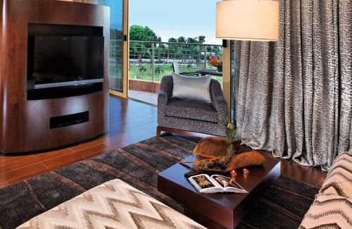 Victoria Borg Hotel | Mövenpick Ambassador Hotel Accra