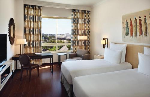 Victoria Borg Hotel | Mövenpick Ambassador Hotel Accra
