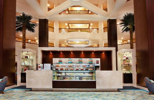 Garhoud Hotel | Mövenpick Grand Al Bustan Dubai
