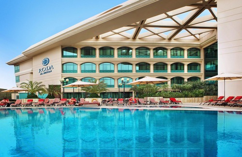 Garhoud Hotel | Mövenpick Grand Al Bustan Dubai
