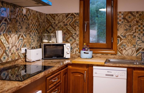 Cala Romantica Cottage | M&M House - House with pool next to the beach in Cala Romantica