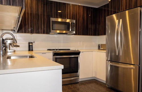 Golden Triangle House | M&M Luxury’s 2 Bedroom Exclusive Loft with Pool Table and added Amenities