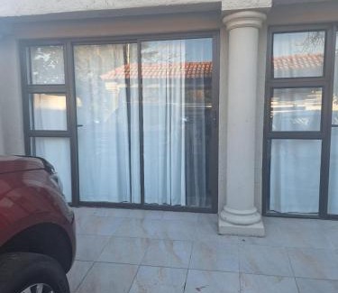 Greater Johannesburg Metropolitan Area House | M&M2 Guest Lodges