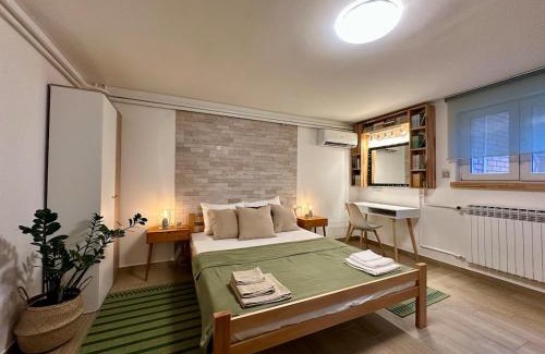 Zvezdara Apartment | M Place