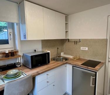 Zvezdara Apartment | M Place