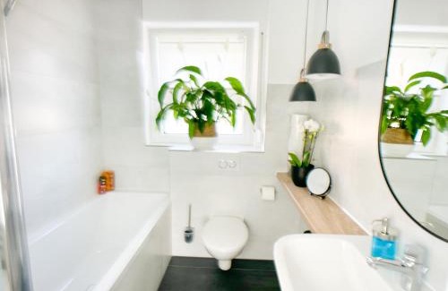 Sudstadt Apartment | M-Style 01 Apartment mit Terrasse und Gasgrill, 24h Self-Check-In, Free Parking, Netflix