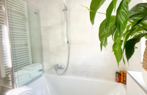 Sudstadt Apartment | M-Style 01 Apartment mit Terrasse und Gasgrill, 24h Self-Check-In, Free Parking, Netflix