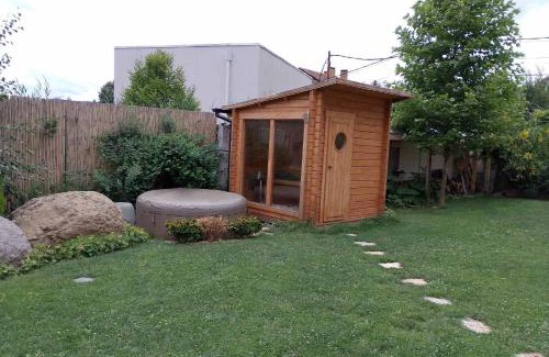Sofia House | Ma-Bebe Play House with Private Sauna - Lake, Parks and SPA Pools in 5 min