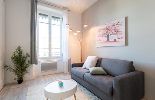 7th Arrondissement Apartment | Macé Studio Apartment