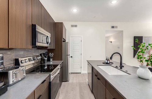 North Scottsdale Condo | Macallister Luxe 1006 | Desert Views & Heated Pool