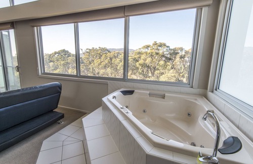 Macedon Hotel | Macedon Ranges Hotel & Spa