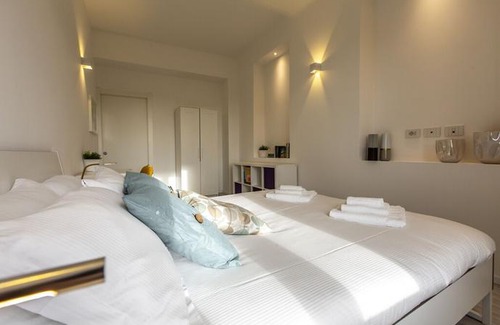 Zona Farini Apartment | Maciachini Bright Apartment R&R