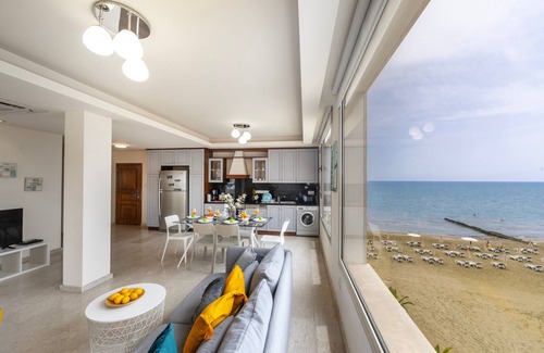 Larnaca Apartment | Mackenzie Eftyhia Beachfront Suite