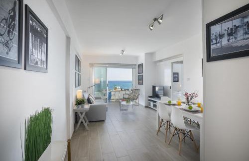 Larnaca Apartment | Mackenzie Zoe Seafront Suite