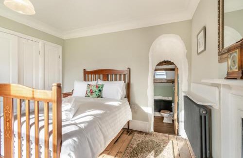 Milford Haven House | Maclaren House