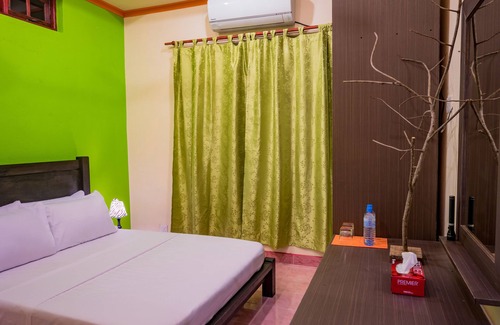 Maalhos House | Maclura Residence guest house at Baa Maalhos, with four bedrooms