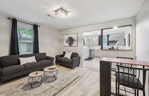 Macon Cottage | Macon Cottage w/Porch - 2 Mi to Downtown!