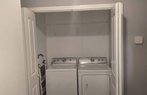 Macon House | Macon Duplex Getaway | 3BR, WiFi, BBQ and Parking