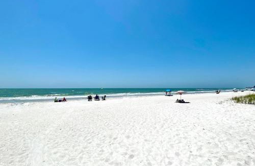Madeira Beach Apartment | Madeira Bay Resort 509