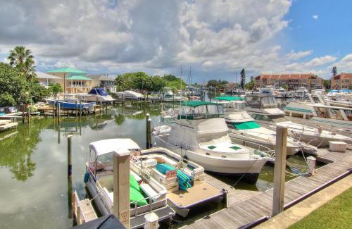 Madeira Beach Apartment | Madeira Bay Resort 509