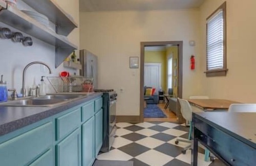 Midtown House | Madison at the Square - free coffee, Gig WiFi, Overton Square from front porch!