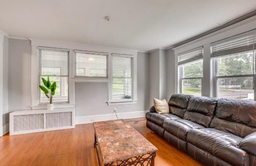 Madison House | Madison Home Walk to Main Street!